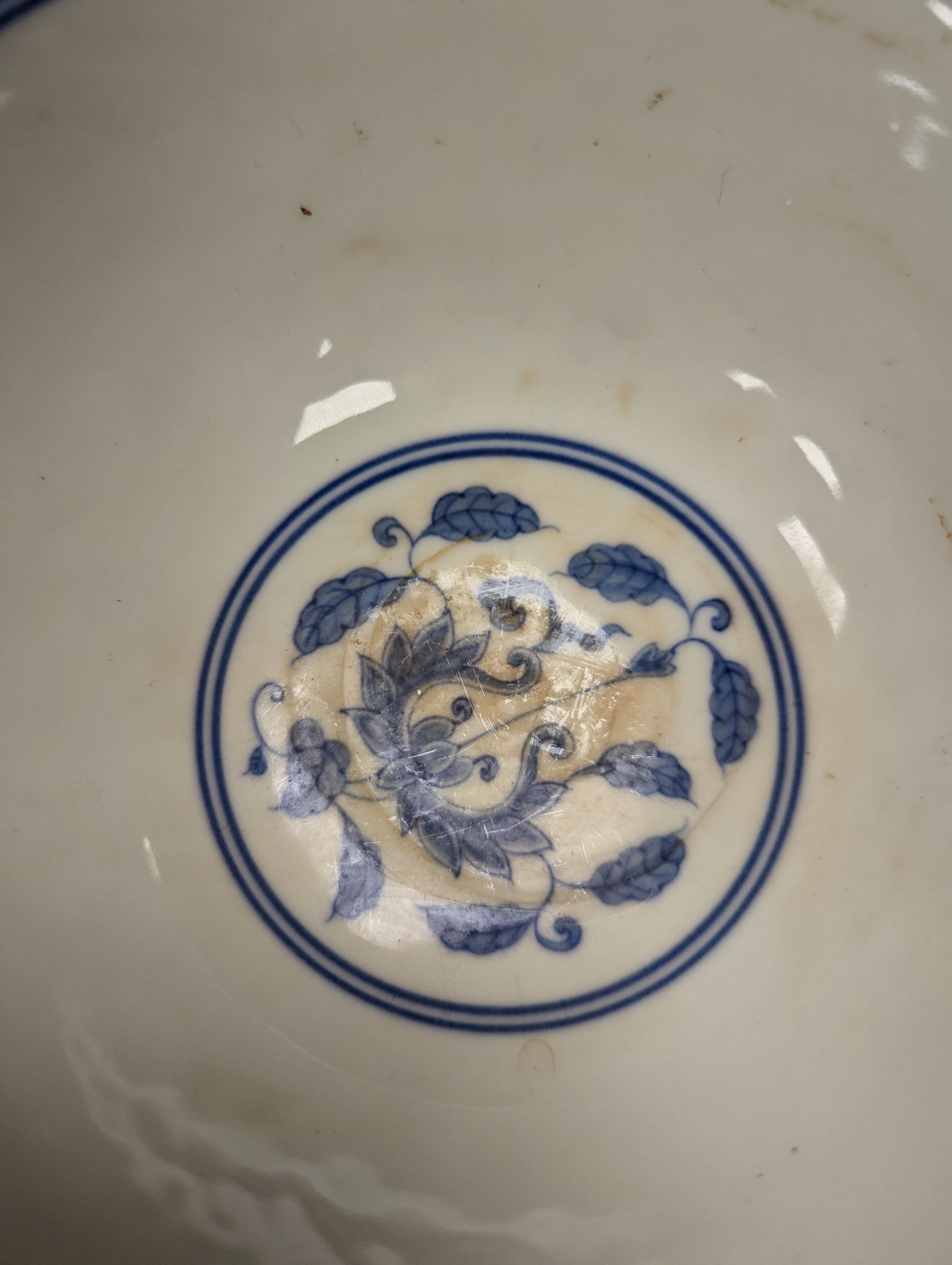 A Chinese blue and white bowl, 14 cms diameter.